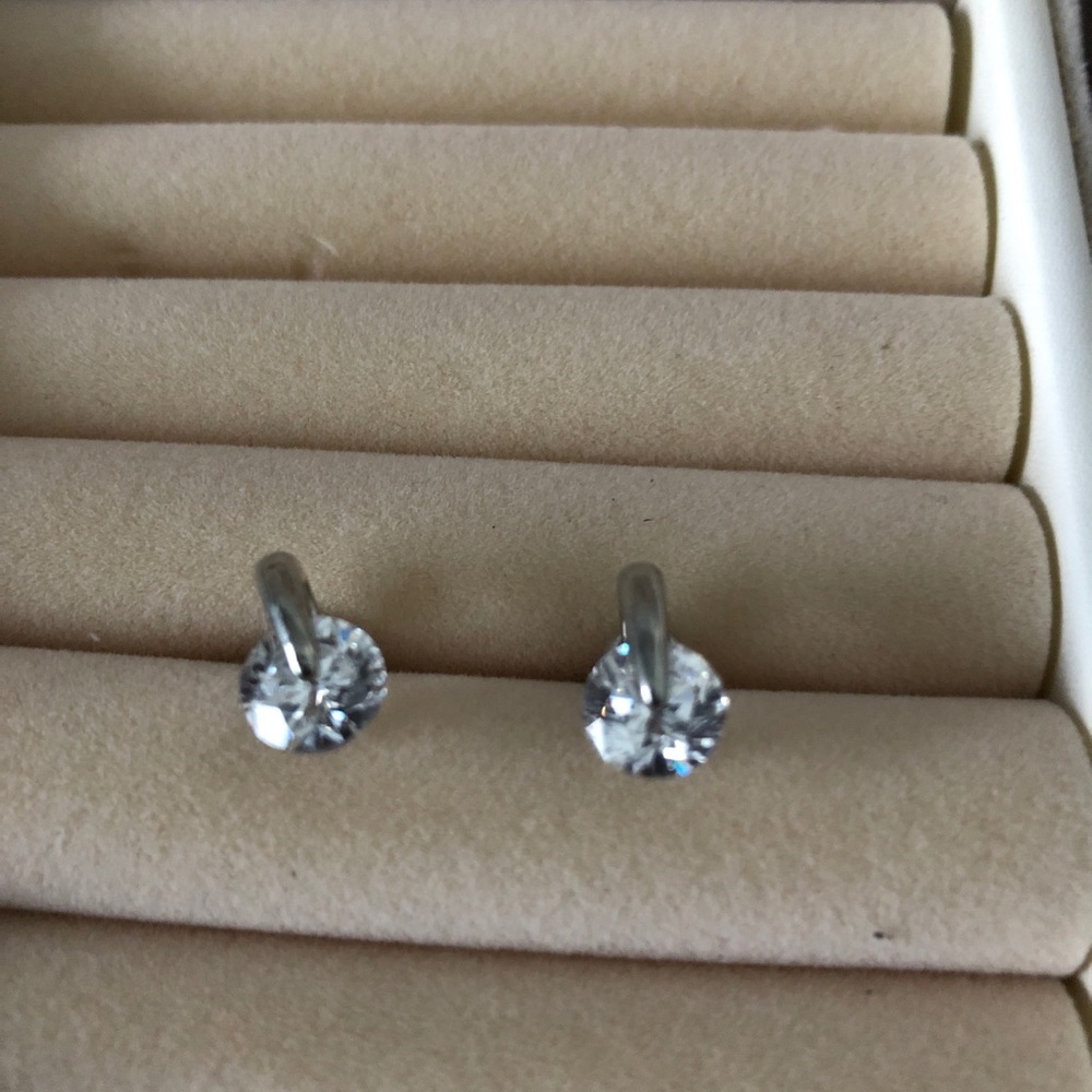 Givenchy Earring - Picture 2 of 3